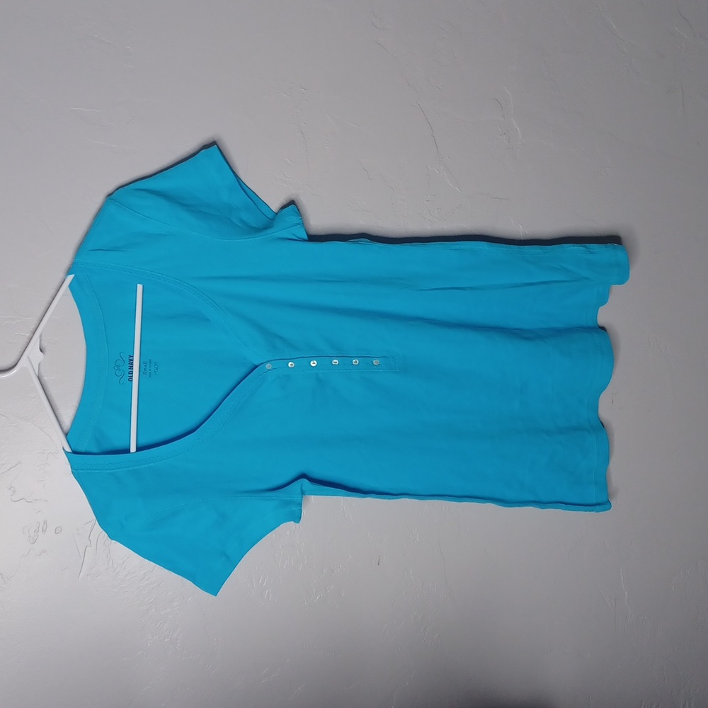 Old Navy T-Shirt